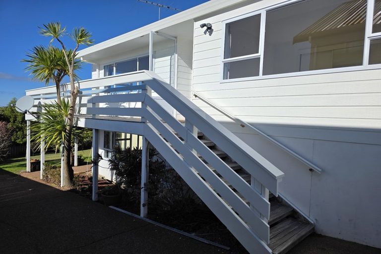 Photo of property in 16 Arohia Place, Snells Beach, 0920