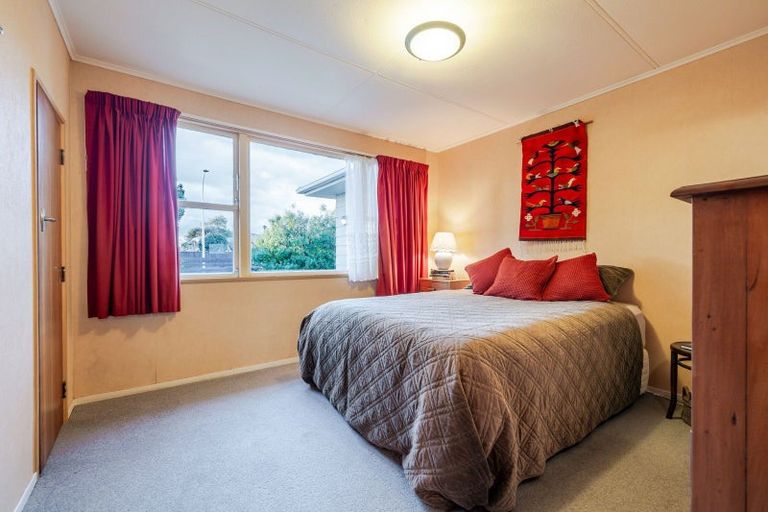 Photo of property in 3 Clarke Avenue, Highbury, Palmerston North, 4412