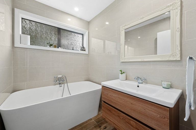 Photo of property in 1a Patons Road, Howick, Auckland, 2014