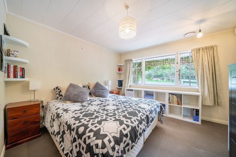 Photo of property in 11 Forest Road, Pinehaven, Upper Hutt, 5019