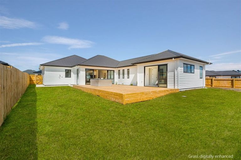 Photo of property in 10 Cutfield Lane, Kumeu, 0810