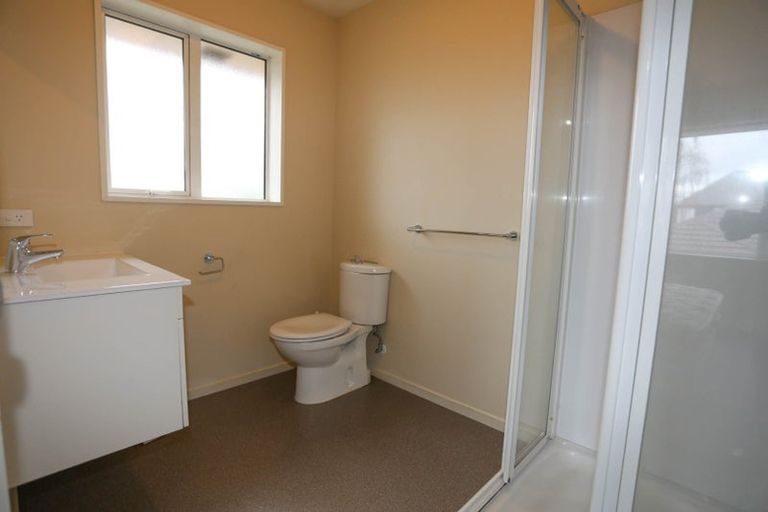 Photo of property in 72a Peer Street, Upper Riccarton, Christchurch, 8041