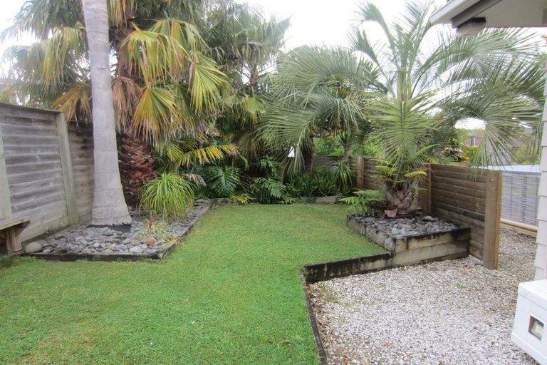 Photo of property in 53 Pemberton Avenue, Bayview, Auckland, 0629