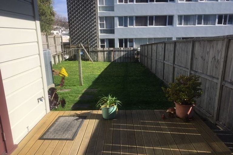 Photo of property in 60 Austin Street, Mount Victoria, Wellington, 6011