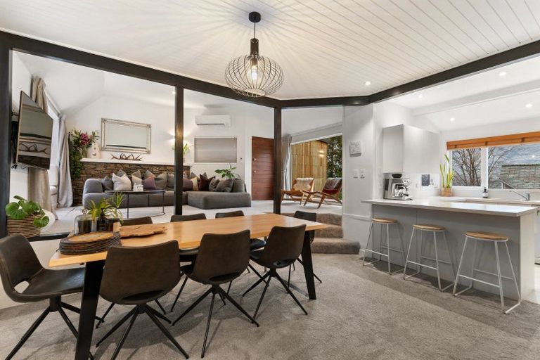 Photo of property in 32 Evergreen Place, Sunshine Bay, Queenstown, 9300