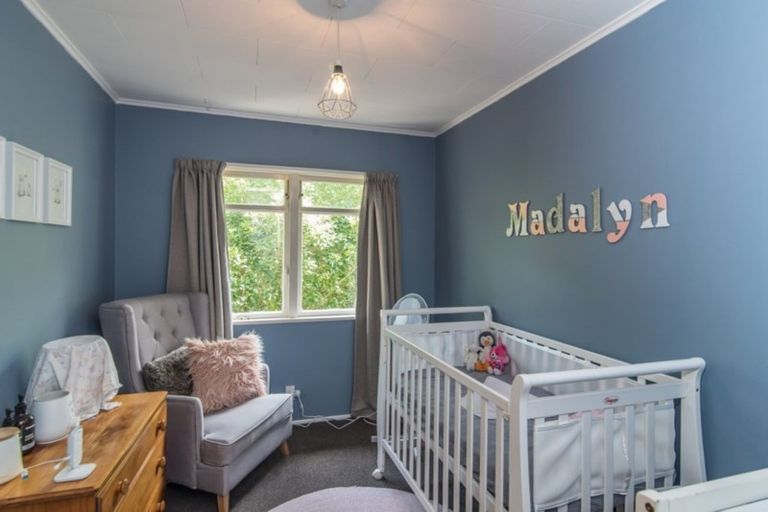 Photo of property in 23 Wyndham Road, Pinehaven, Upper Hutt, 5019