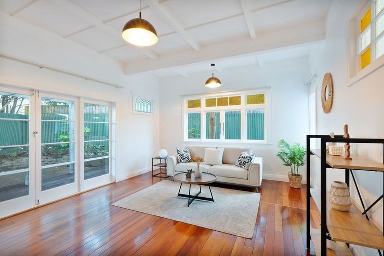 Photo of property in 10a Arawa Street, New Lynn, Auckland, 0600