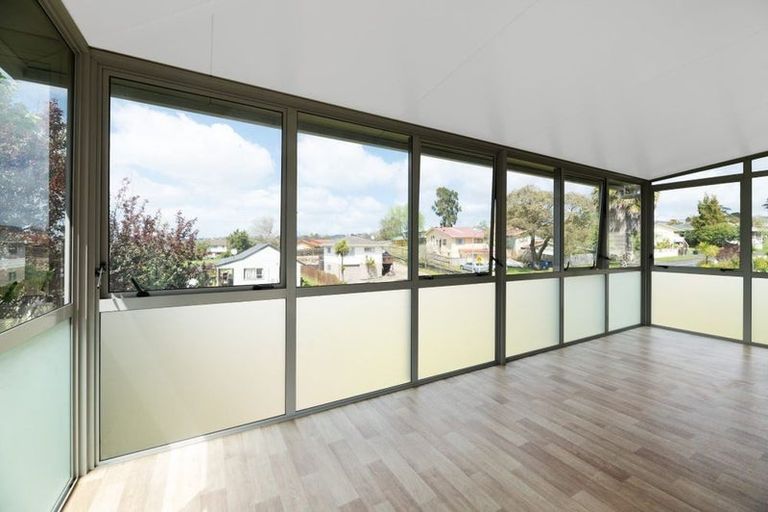 Photo of property in 37 Rosewarne Crescent, Glendene, Auckland, 0602