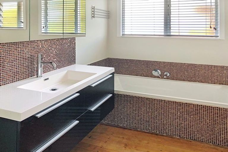 Photo of property in 1/87 Salisbury Road, Birkdale, Auckland, 0626