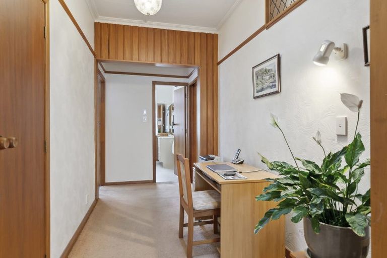 Photo of property in 52 Darlington Road, Miramar, Wellington, 6022