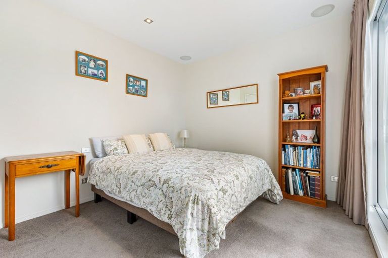 Photo of property in Esplanade Apartments, 9/16 Beach Front Lane, Browns Bay, Auckland, 0630