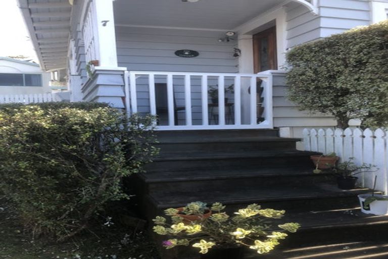 Photo of property in 1/7 Nile Road, Milford, Auckland, 0620