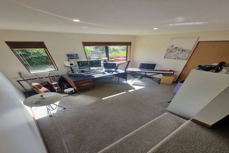 Photo of property in 10 Swadel Way, Karori, Wellington, 6012