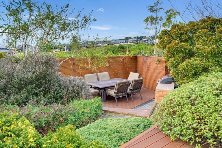 Photo of property in 71 Ruapehu Drive, Fitzherbert, Palmerston North, 4410