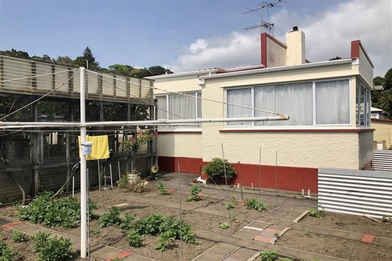 Photo of property in 63 Morley Street, New Plymouth, 4310