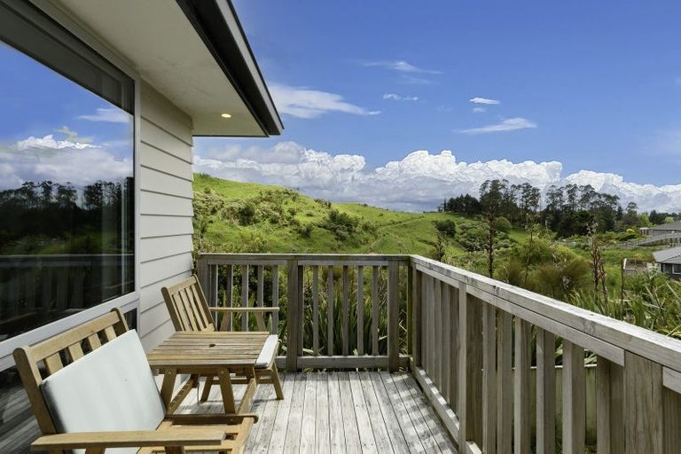 Photo of property in 142 Ballintoy Park Drive, Welcome Bay, Tauranga, 3175