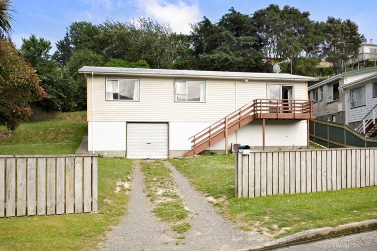 Photo of property in 11 Bexley Grove, Wainuiomata, Lower Hutt, 5014