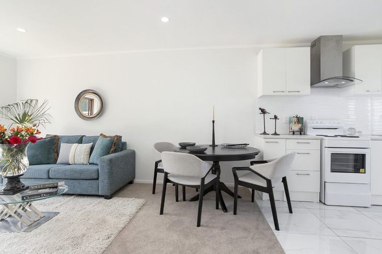 Photo of property in 1/21 Wanaka Place, Pakuranga Heights, Auckland, 2010