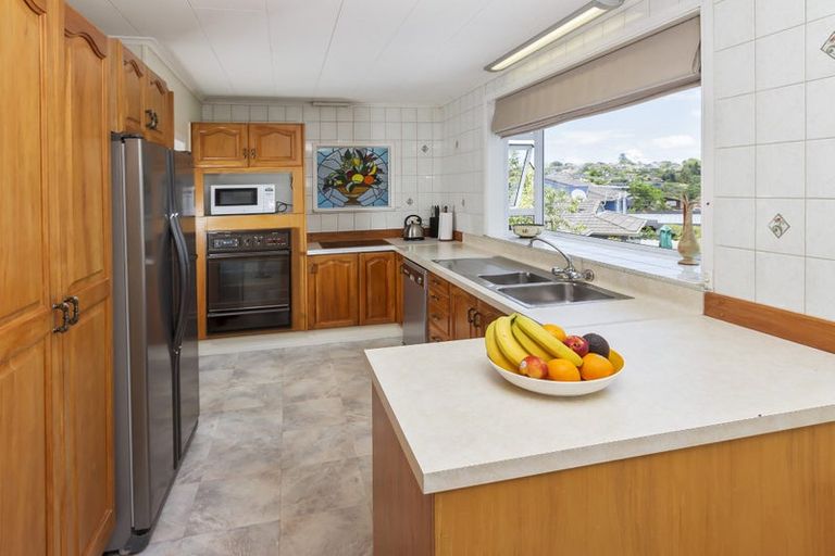 Photo of property in 1/214 Bleakhouse Road, Mellons Bay, Auckland, 2014