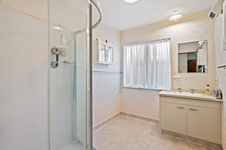 Photo of property in 7a Graham Grove, Waikanae, 5036