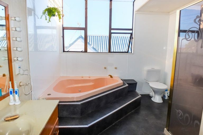 Photo of property in 12 Low Avenue, Foxton Beach, Foxton, 4815