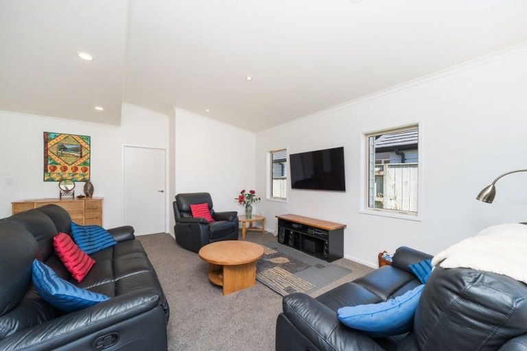 Photo of property in 6 Silkwood Place, Fitzherbert, Palmerston North, 4410