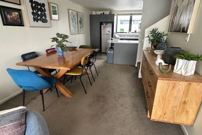 Photo of property in 4/464 Adelaide Road, Berhampore, Wellington, 6023