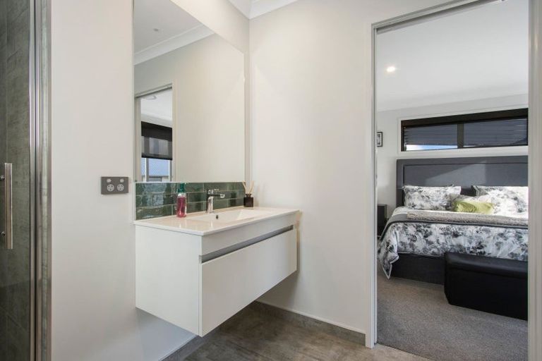 Photo of property in 6 Herring Place, Omokoroa, 3114