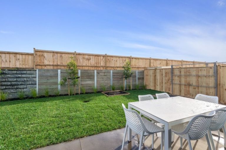 Photo of property in 1 Cambie Avenue, Red Beach, 0932