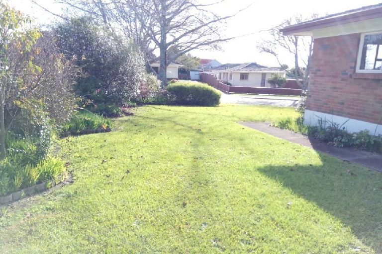 Photo of property in 1/31 Matuhi Rise, Henderson, Auckland, 0612