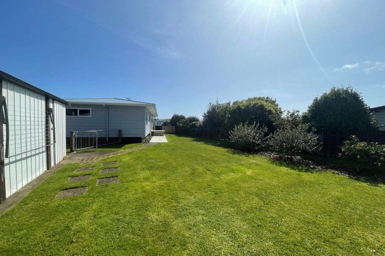 Photo of property in 6 Camellia Avenue, Bell Block, New Plymouth, 4312