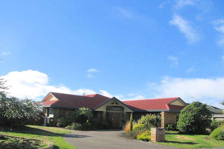 Photo of property in 7 Observation Place, Paraparaumu, 5032