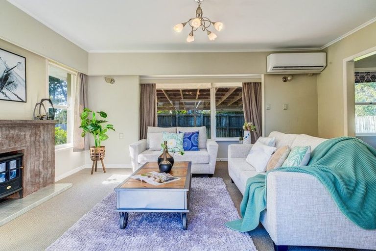 Photo of property in 242 Forrest Hill Road, Forrest Hill, Auckland, 0620