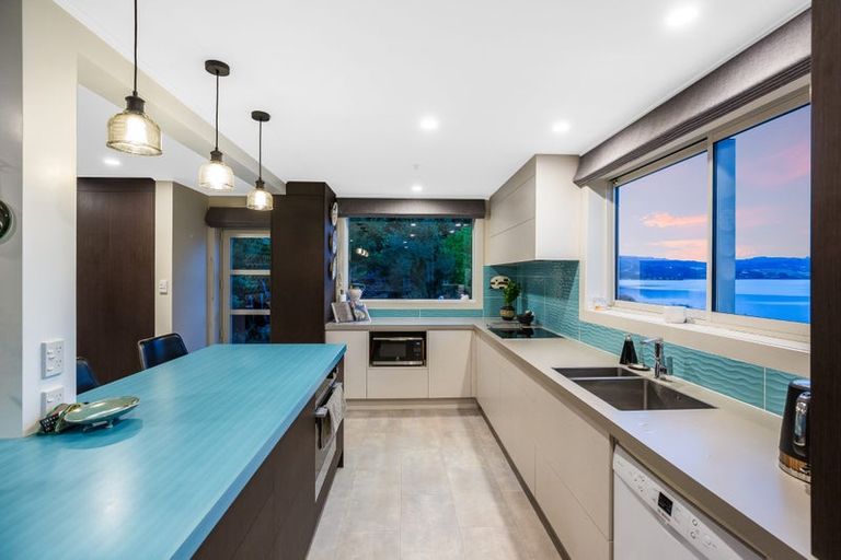 Photo of property in 64a Mana View Road, Paremata, Porirua, 5026