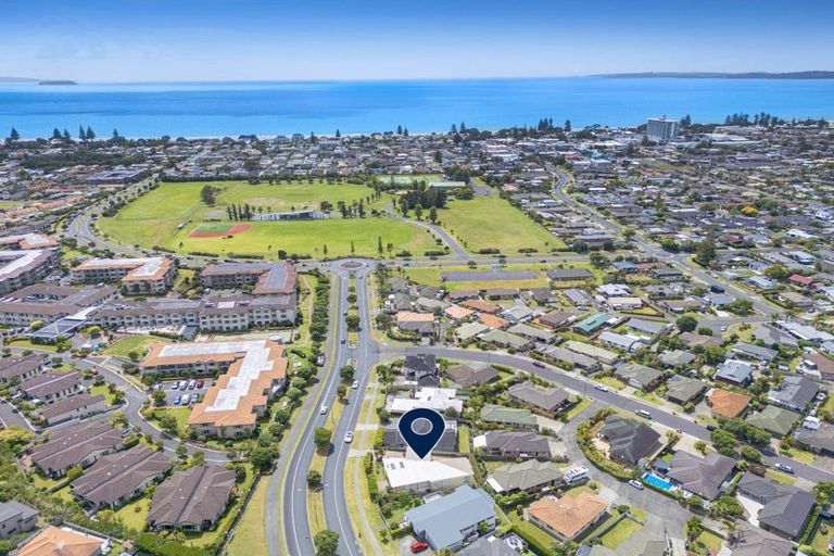 Photo of property in 21 Grand Drive, Orewa, 0931