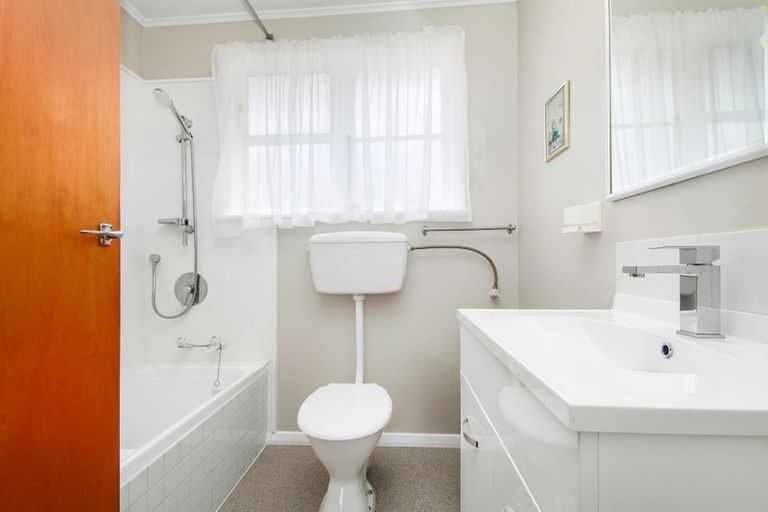 Photo of property in 15 Chittick Street, Stokes Valley, Lower Hutt, 5019