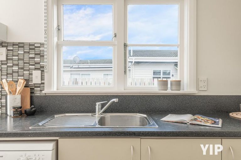 Photo of property in 33 Findlay Street, Tawa, Wellington, 5028