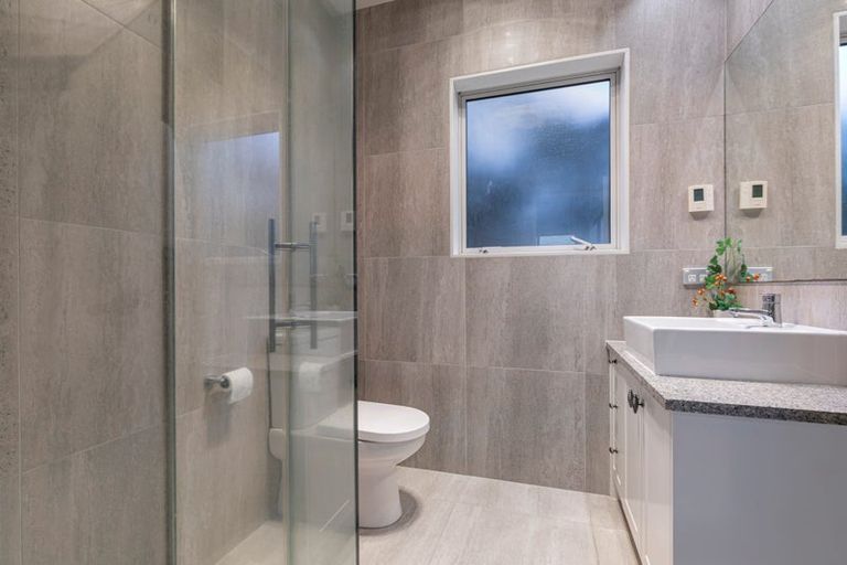 Photo of property in 188 Whangaparaoa Road, Red Beach, 0932