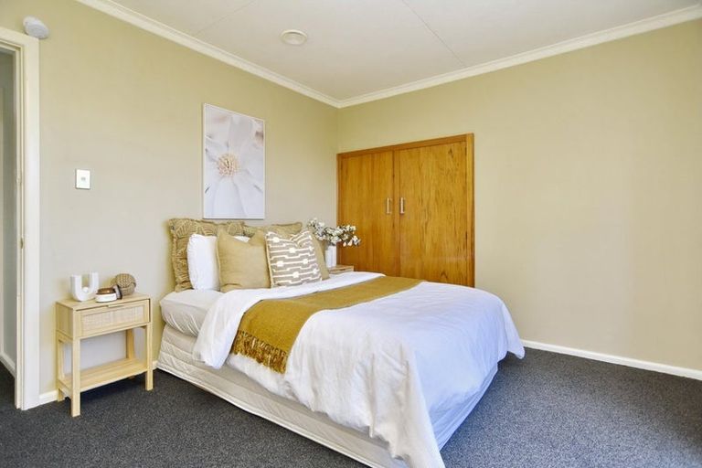 Photo of property in 5 Hannah Place, Redwood, Christchurch, 8051