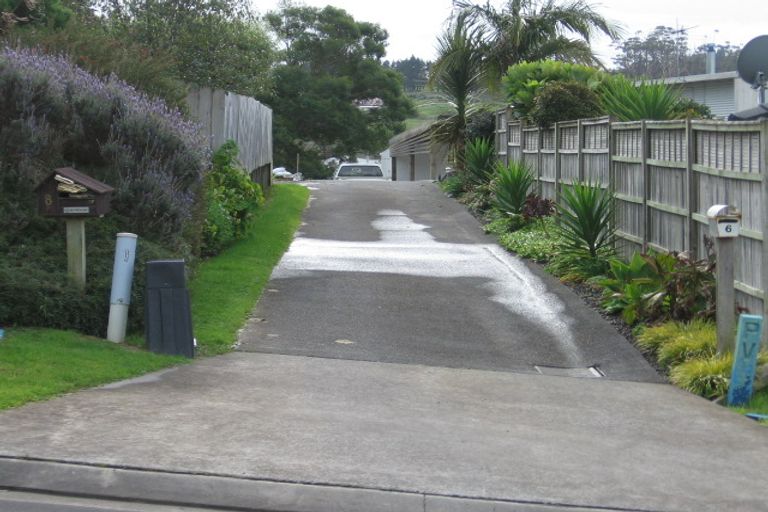 Photo of property in 8 Kassa Rise, Helensville, 0800