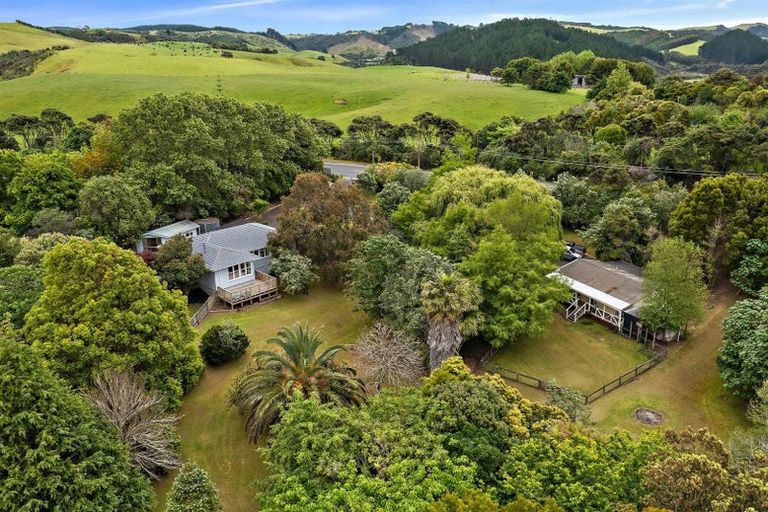 Photo of property in 1622 South Head Road, South Head, Helensville, 0874