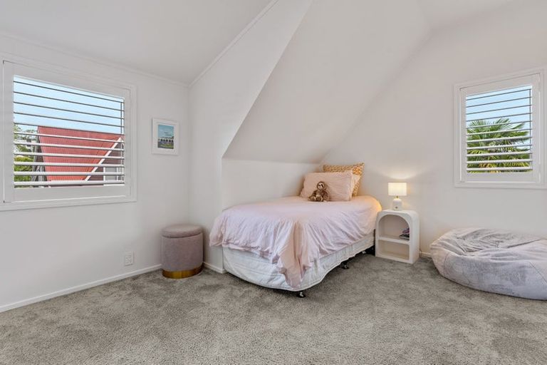 Photo of property in 3/16 Gatman Street, Birkdale, Auckland, 0626