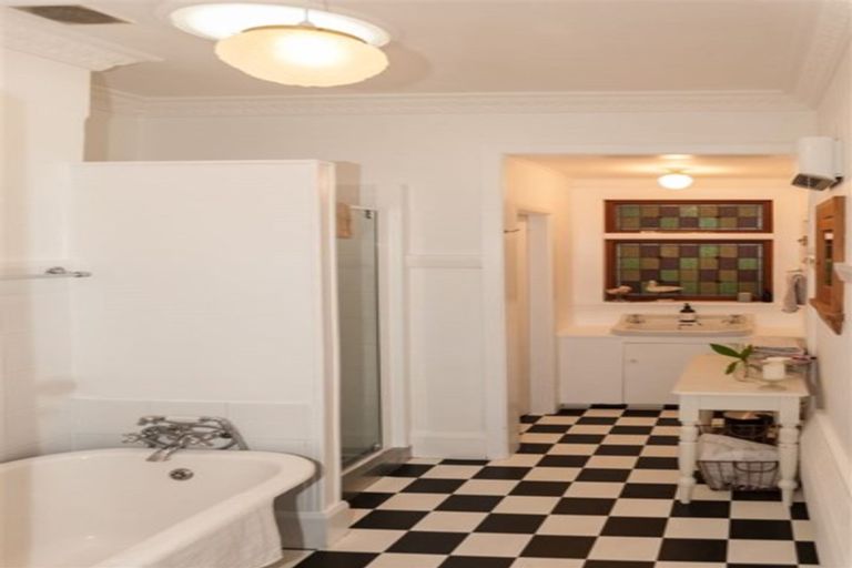 Photo of property in 134 Hackthorne Road, Cashmere, Christchurch, 8022