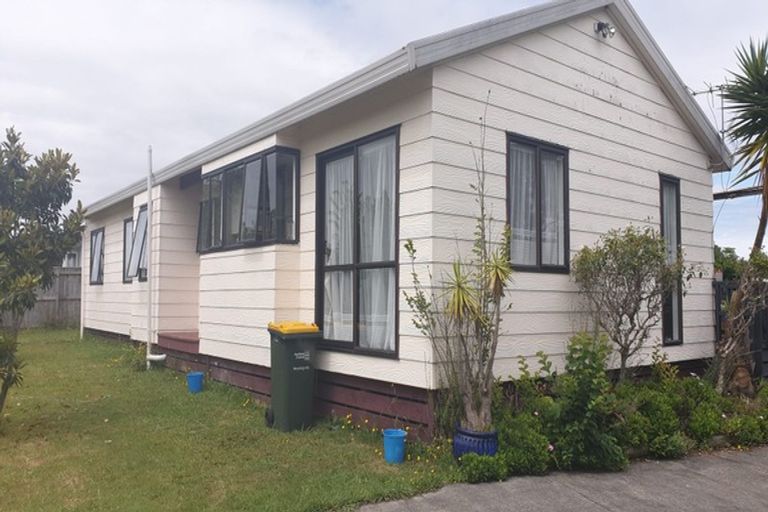 Photo of property in 20 Harbour Crest Drive, Waiuku, 2123