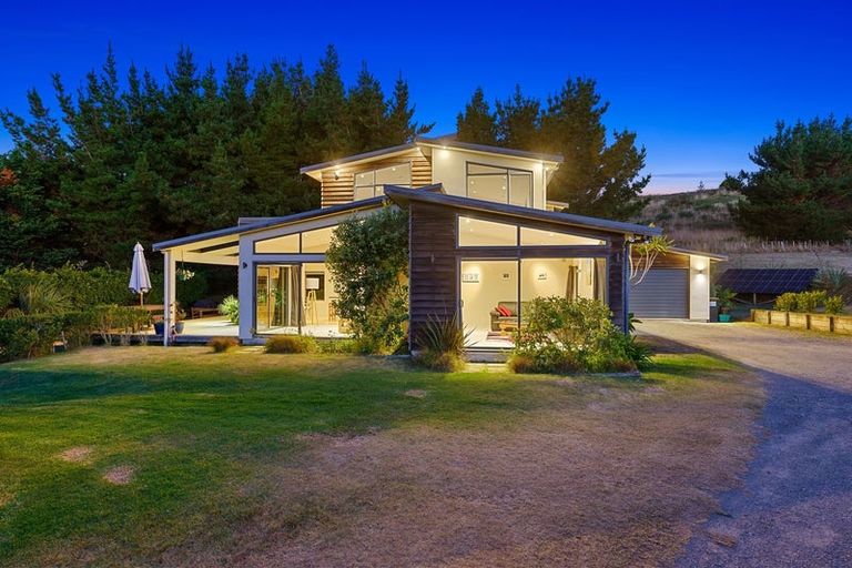 Photo of property in 24 Raukawa Road, Peka Peka, Waikanae, 5391