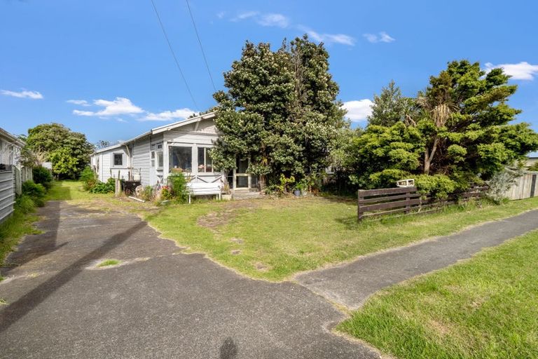 Photo of property in 115 Cornfoot Street, Castlecliff, Whanganui, 4501