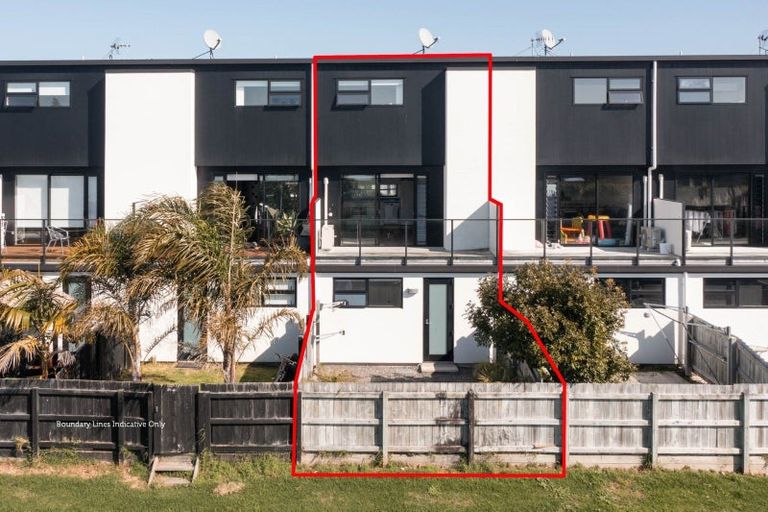 Photo of property in 10/22 Ashley Place, Papamoa Beach, Papamoa, 3118