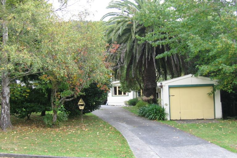 Photo of property in 38 Jocelyn Crescent, Pinehaven, Upper Hutt, 5019