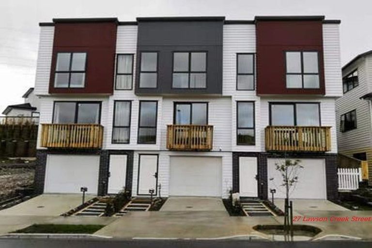 Photo of property in 27 Lawson Creek Street, Massey, Auckland, 0614