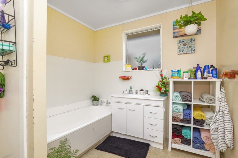 Photo of property in 25 Crawshaw Drive, Nawton, Hamilton, 3200